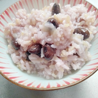 黒豆と切り餅で、カンタンもちもちおこわ風